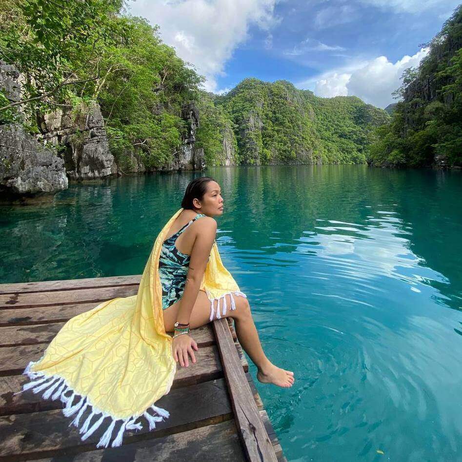 Luxury yellow orange honeycomb Turkish towel Canada. Pure Turkish cotton. Turkish towel bath. Turkish towel beach. Luxury Turkish towel. Travel towel.