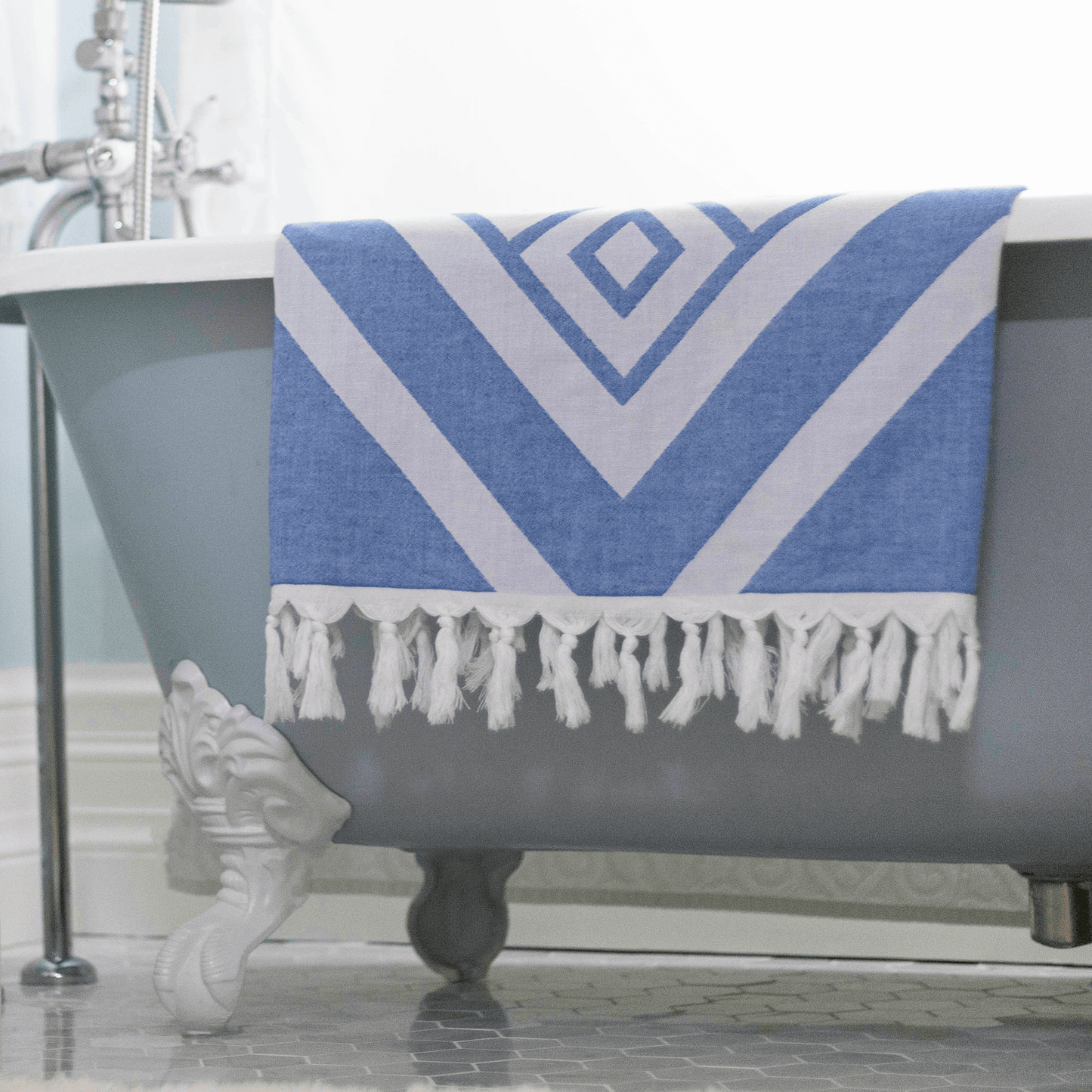 Turkish towels Canada set in blue and white. Pure Turkish cotton for sustainability. Machine was and dry. Gift set.