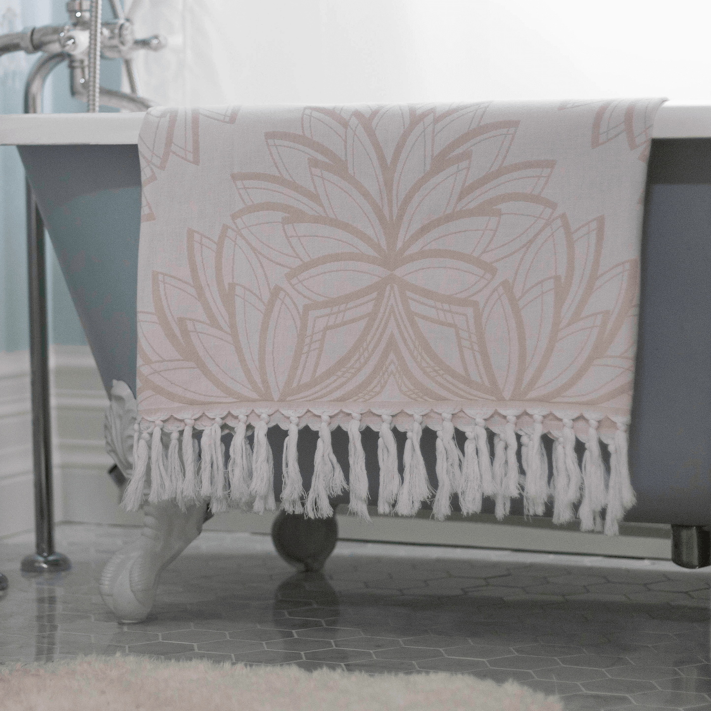 Turkish towels Canada set in oat and white floral. Pure Turkish cotton for sustainability. Machine was and dry. A gift set.