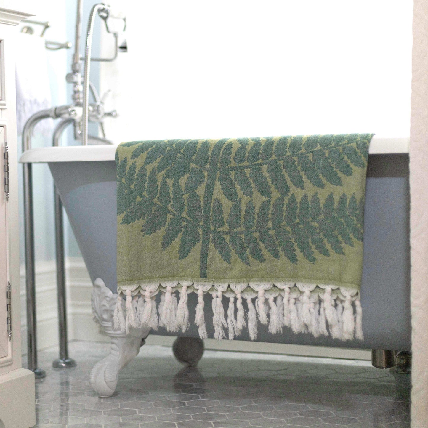 Turkish towels Canada in pure cotton for sustainability. Green fern design.