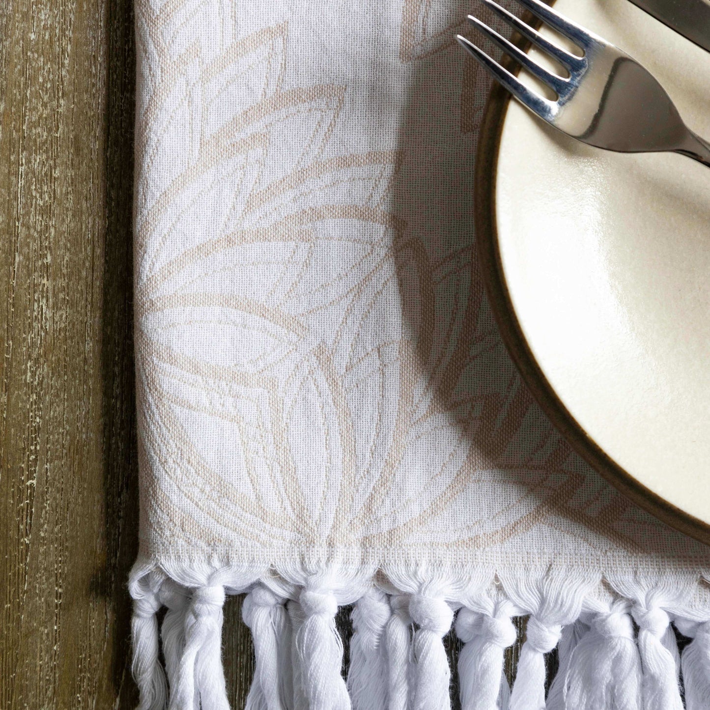 Turkish towels Canada set in oat and white floral. Pure Turkish cotton for sustainability. Machine was and dry. A gift set.