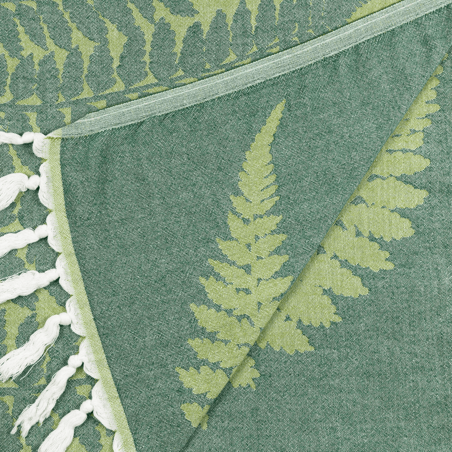 Turkish towels Canada in pure cotton for sustainability. Green fern design.
