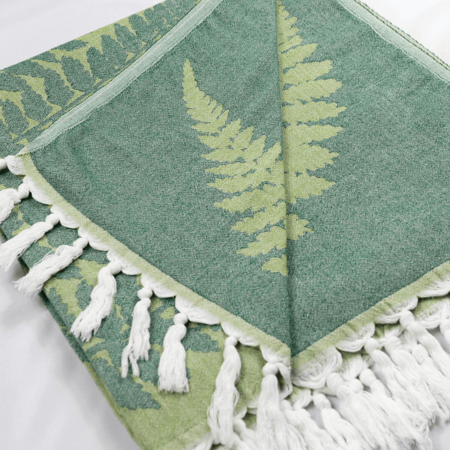 Turkish towels Canada in pure cotton for sustainability. Green fern design.