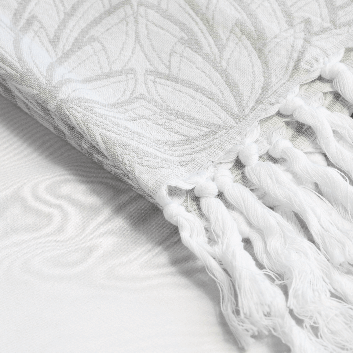 Turkish towels Canada set in grey and white floral. Pure Turkish cotton for sustainability. Machine was and dry. A gift set.