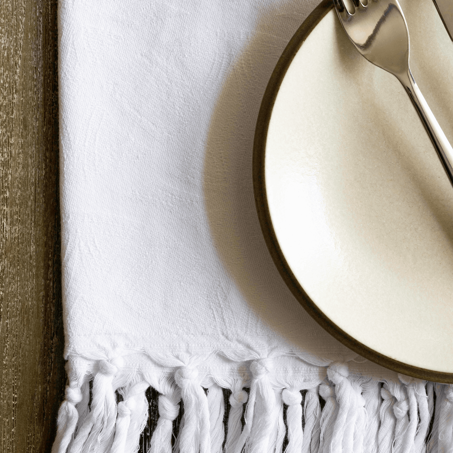  White Turkish towel with dinner place