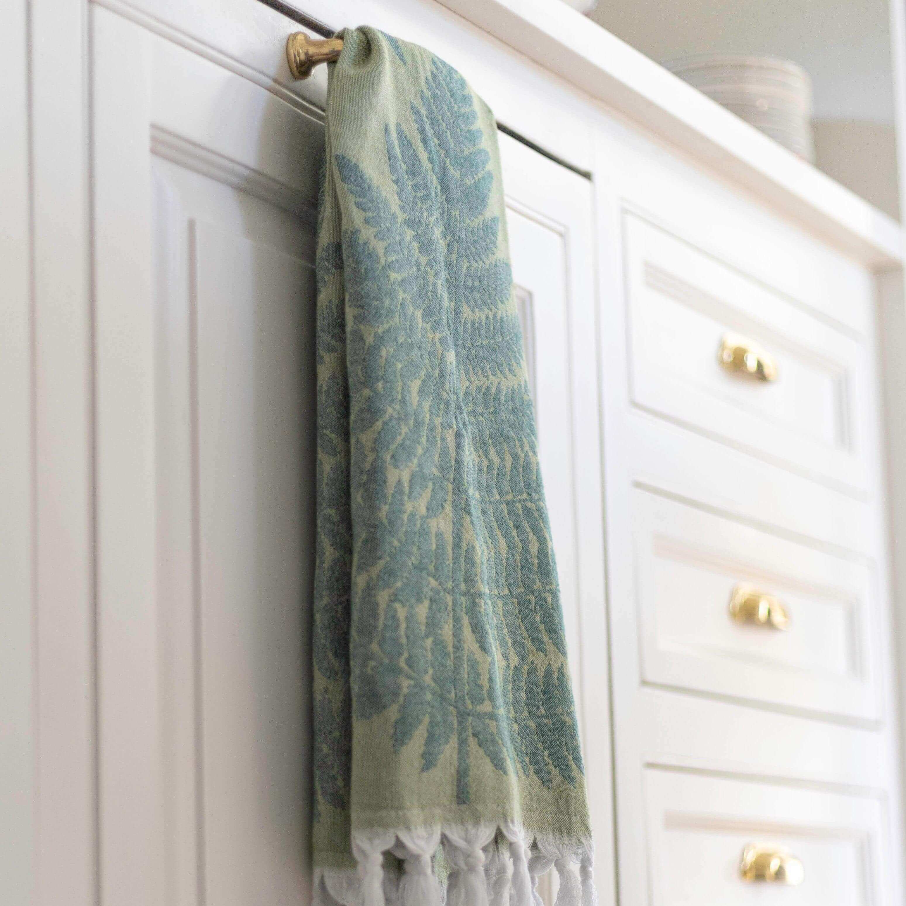 Green bathroom hand online towels